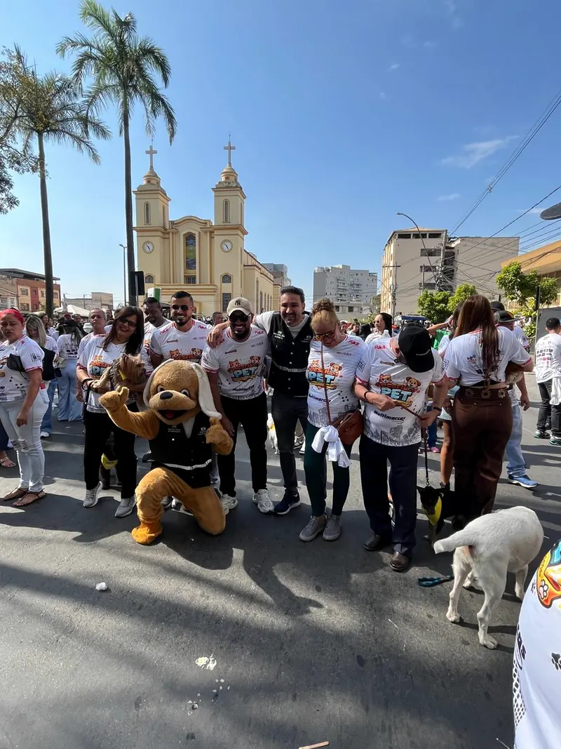 Flávio Marra participa de evento público voltado à causa animal.